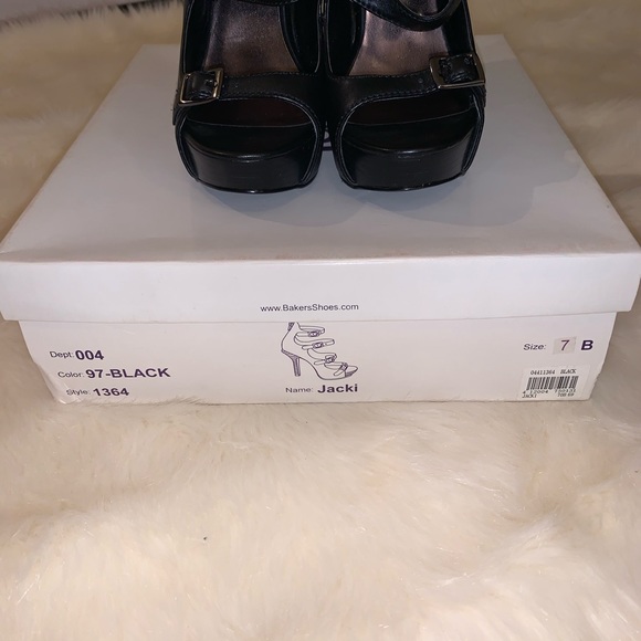 Bakers Leatherette Strappy Heel - Picture 8 of 9